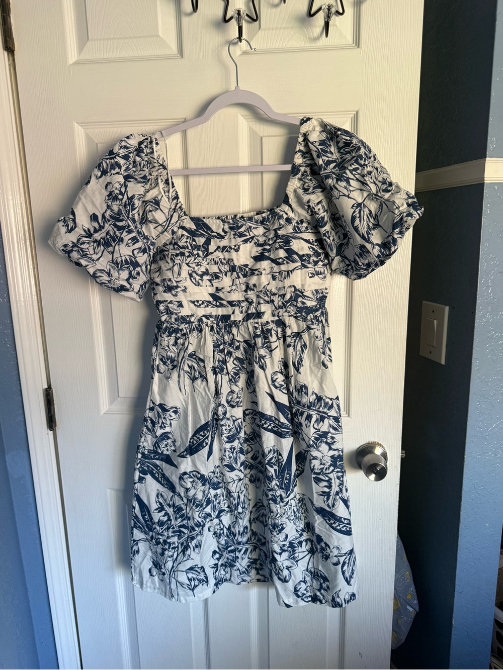 White and Navy Floral Puff Sleeve Sundress